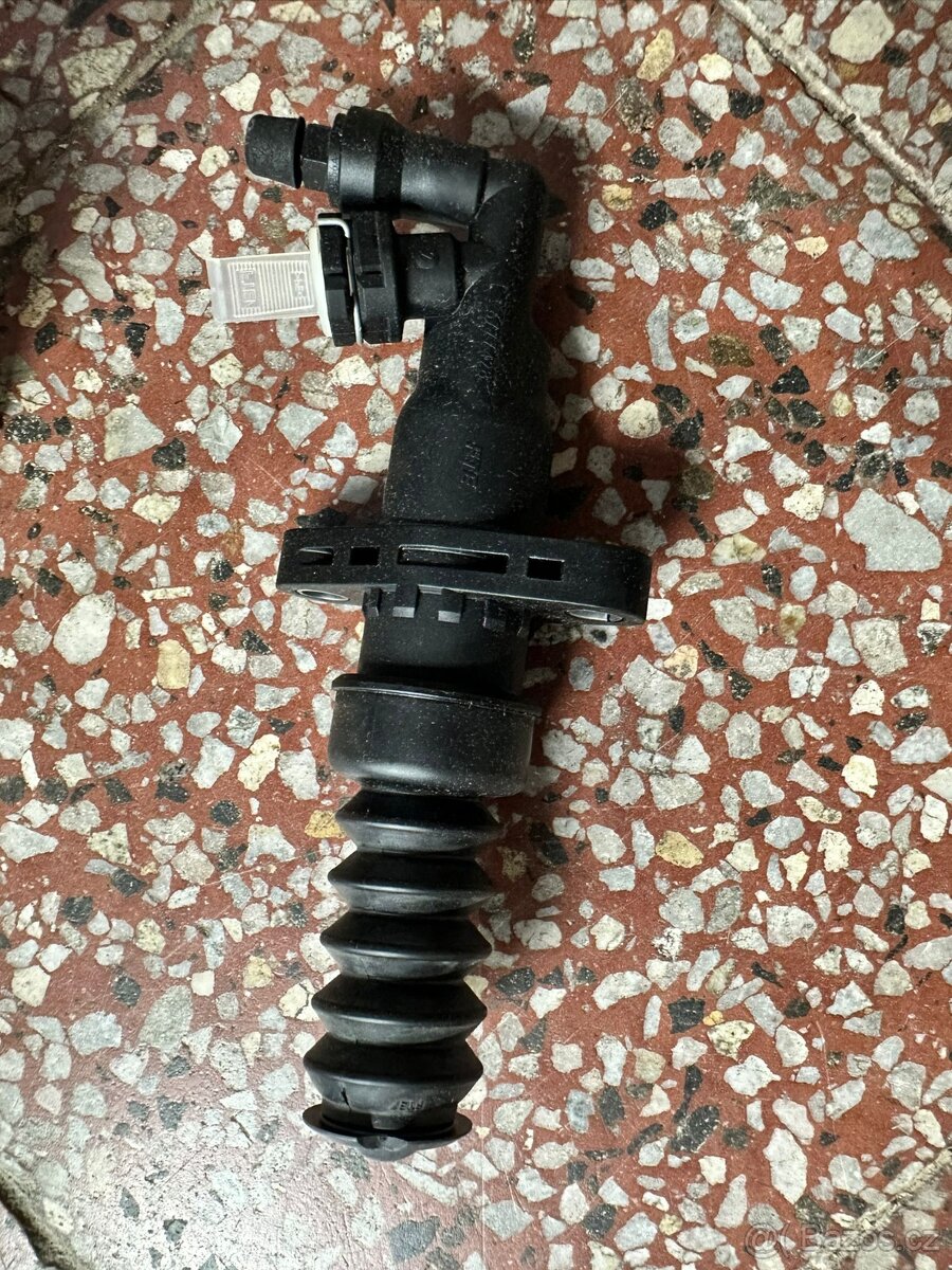 Pomocný spojkový válec MINI