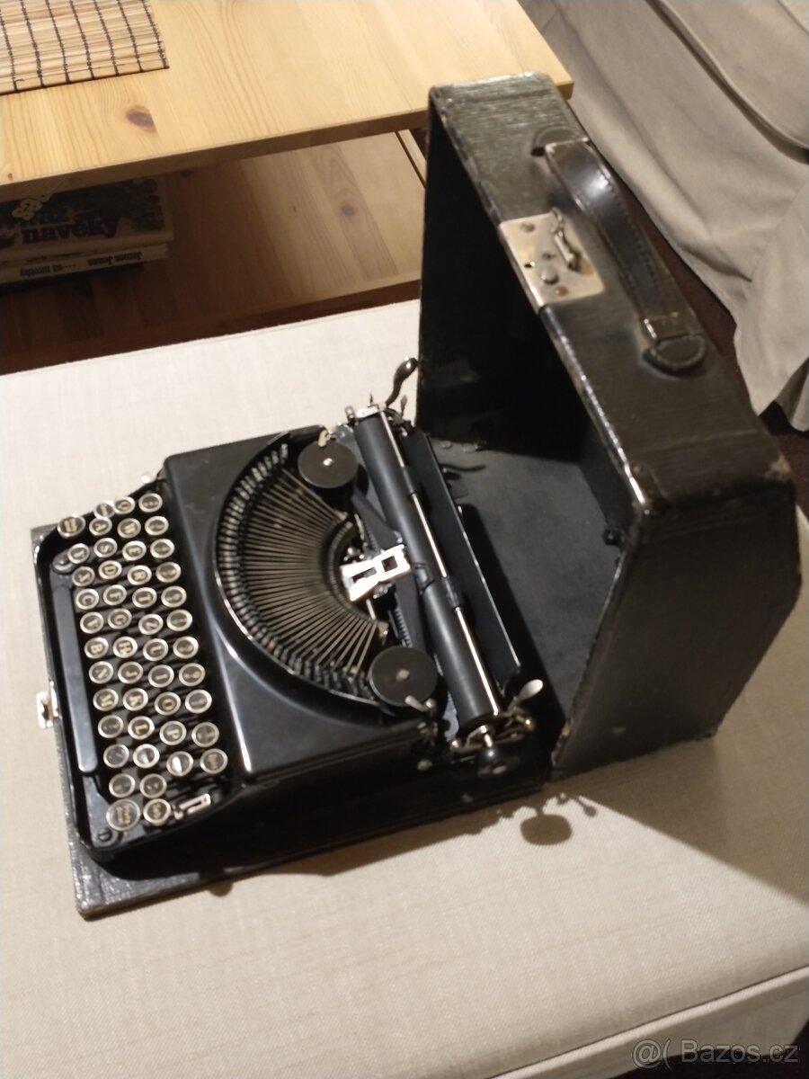 Psací stroj Remington, made in USA