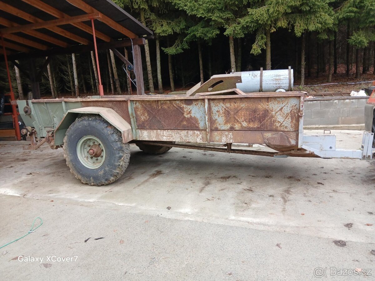 Rozmetadlo hnoje RUR 5