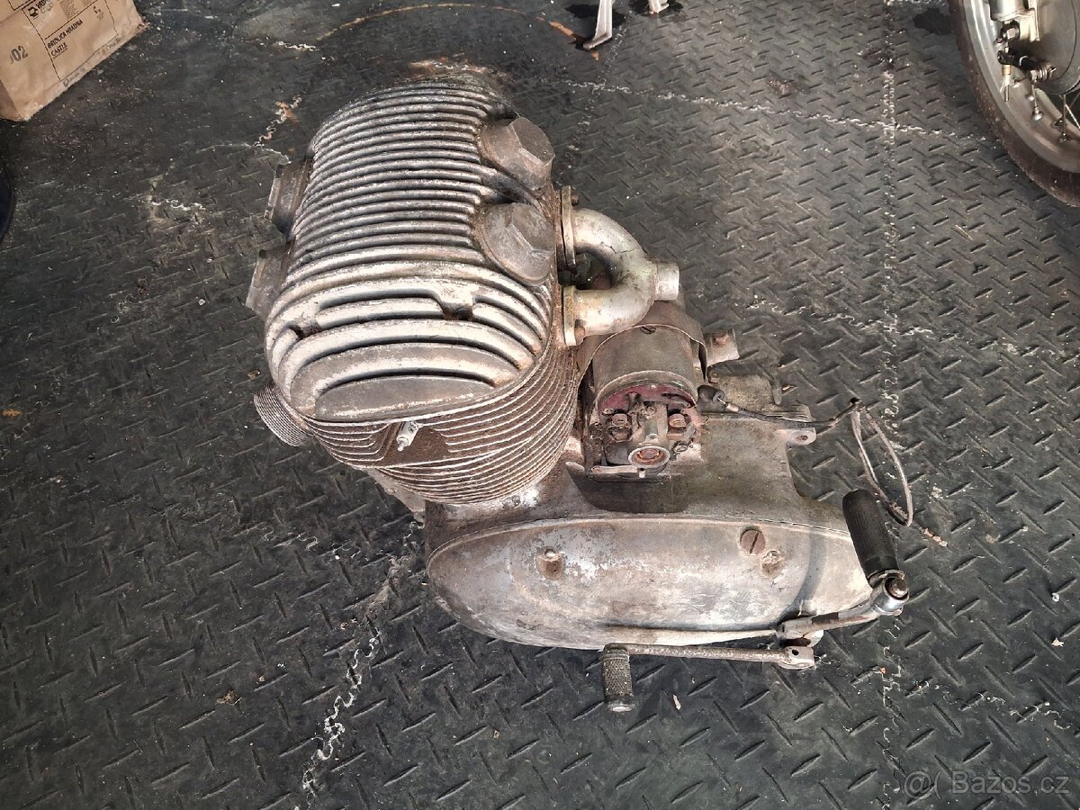 Jawa 500 šnek 01 motor