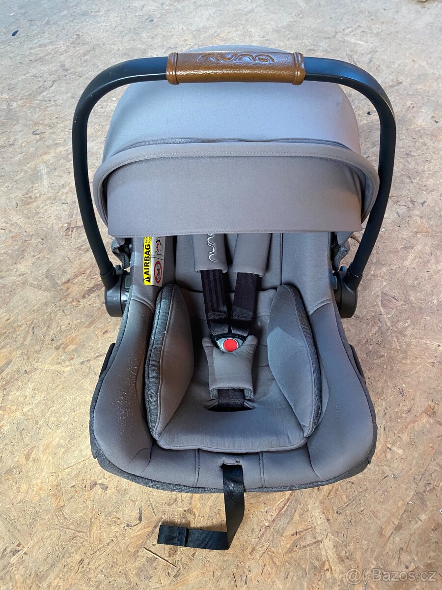 Autosedačka vajíčko Nuna pipa next