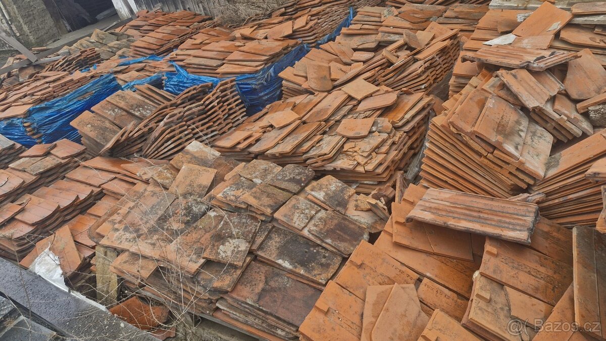 Použité střešní tašky za odvoz