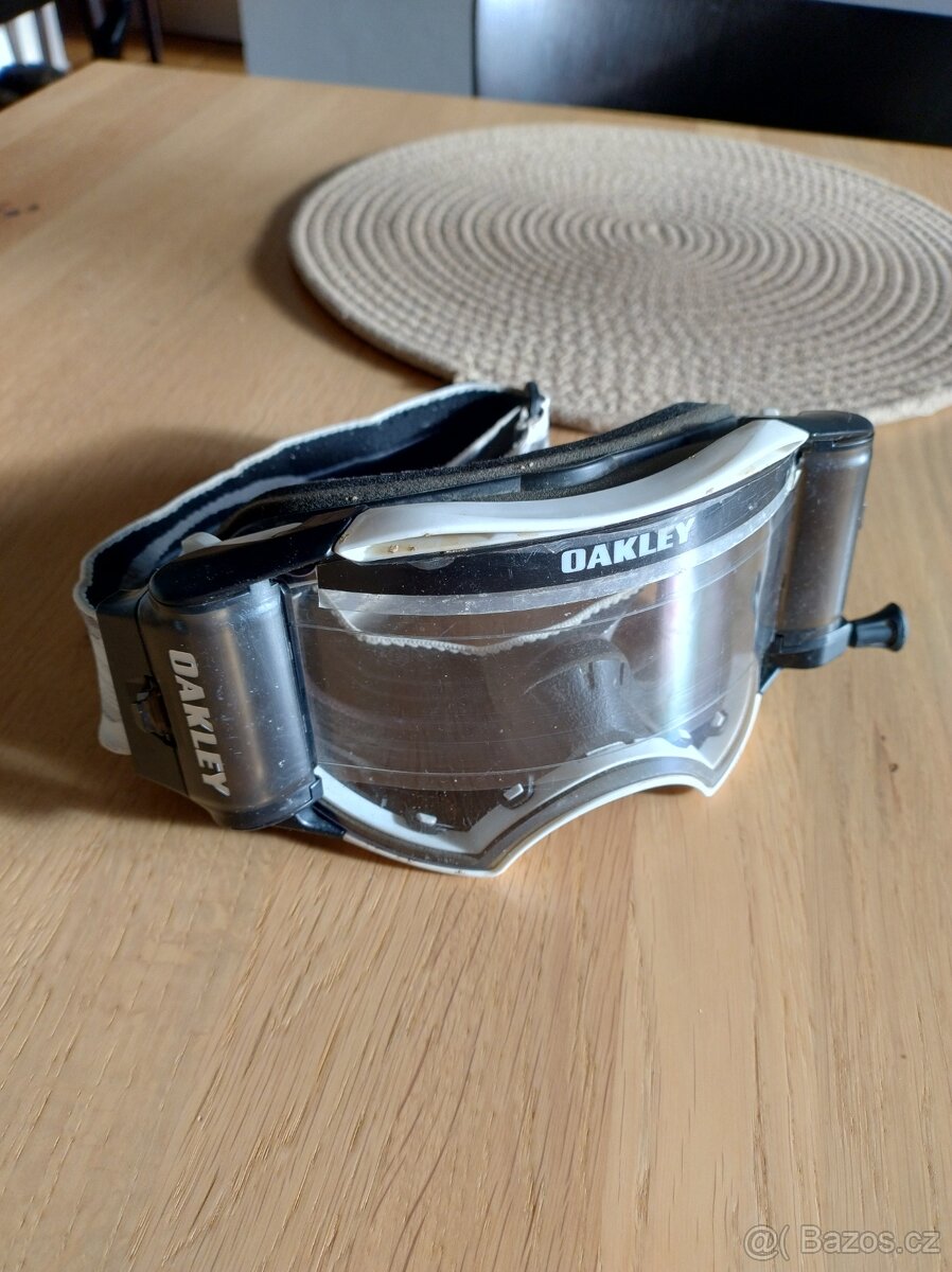 Oakley Airbrake MX roll-off
