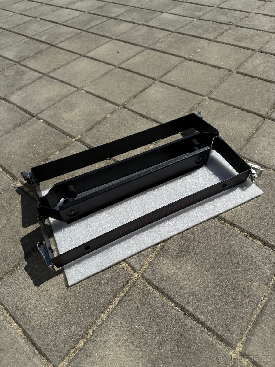 Konzole pro baterie Pylontech US5000
