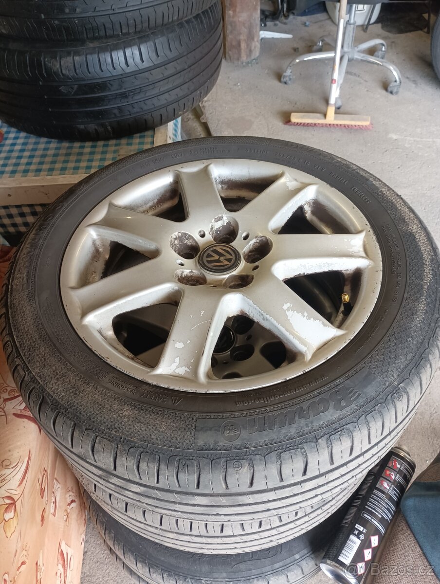 ALU kola VW golf V R16