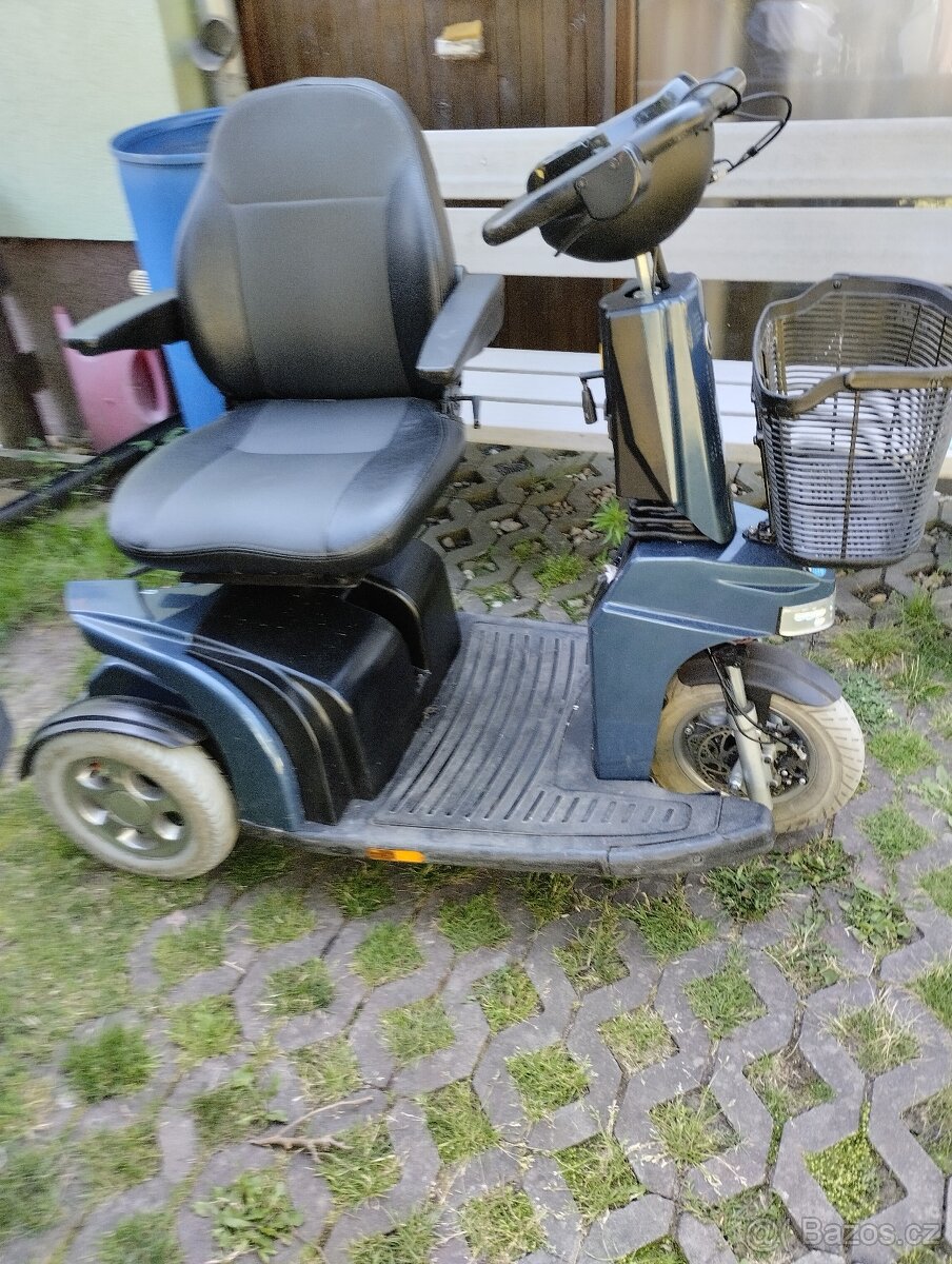 -elektrická tříkolka