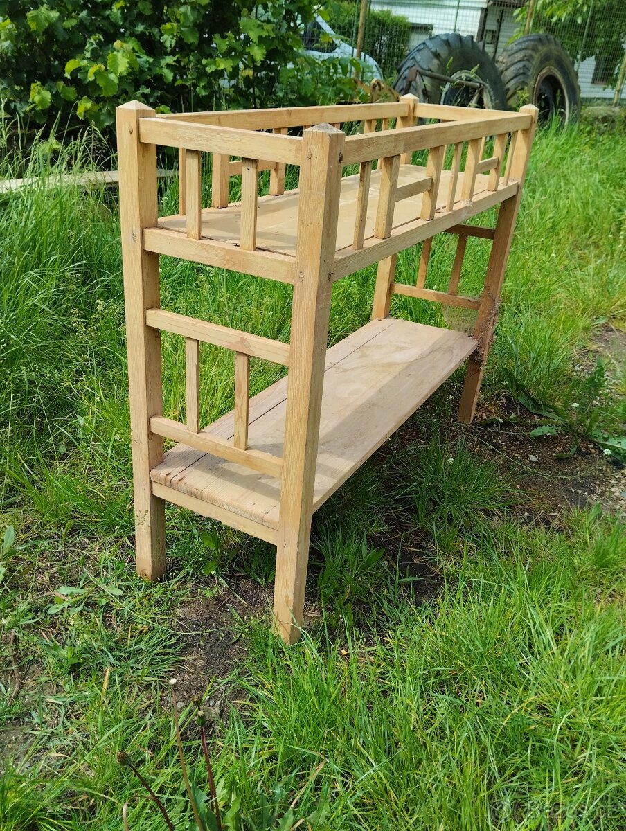 Starý Květinový stolek