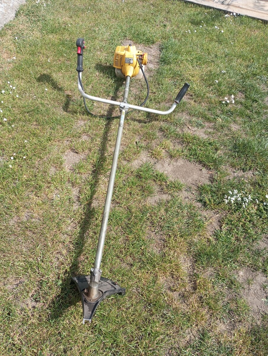 Benzínová sekačka