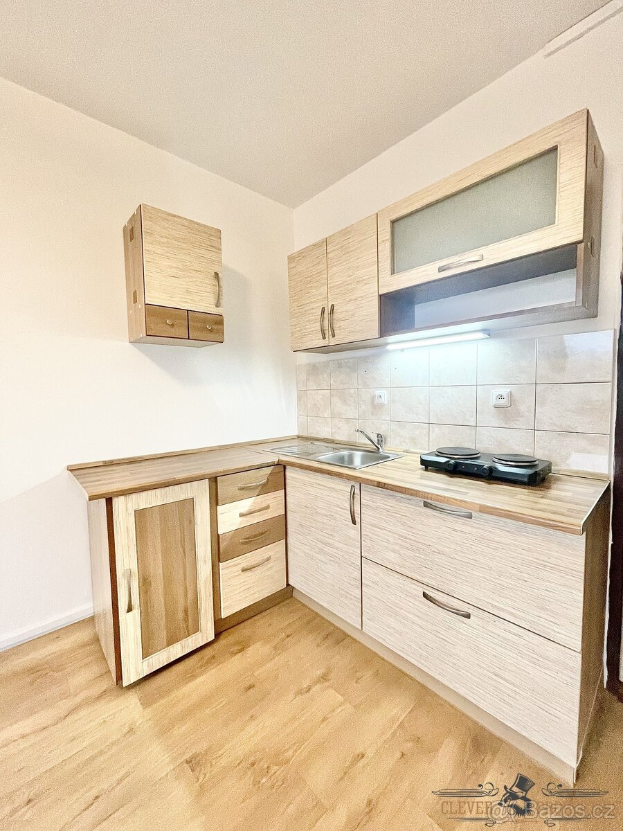 Pronájem byty 1+kk, 26 m2 s balkónem - Trutnov - Kryblice