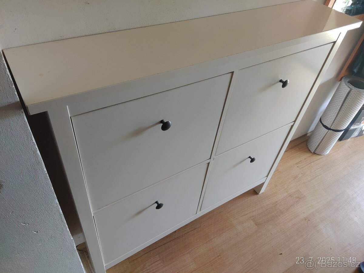 Botník IKEA Hemnes