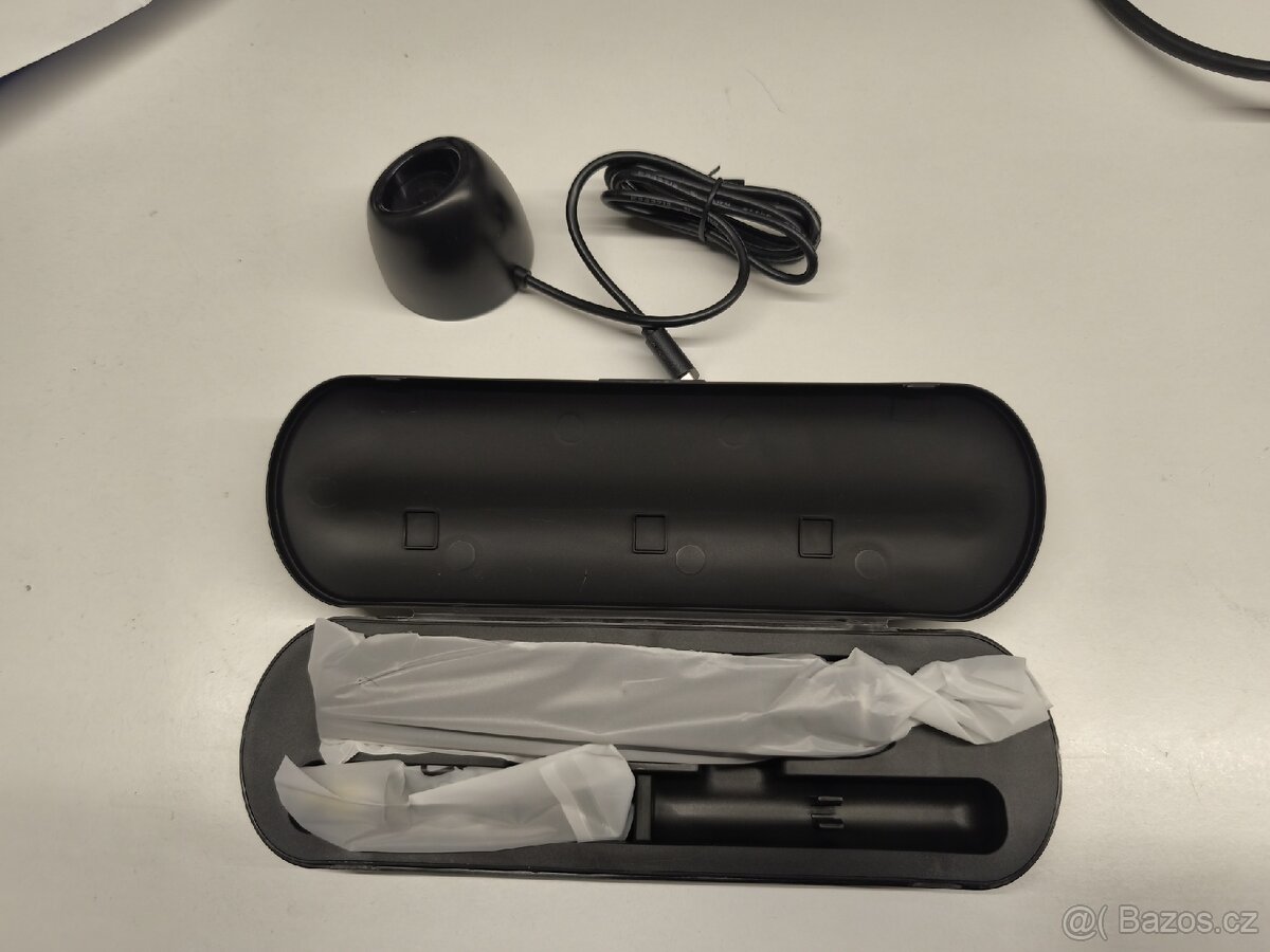 Truelife Compact Black Sonický zubní kartáček