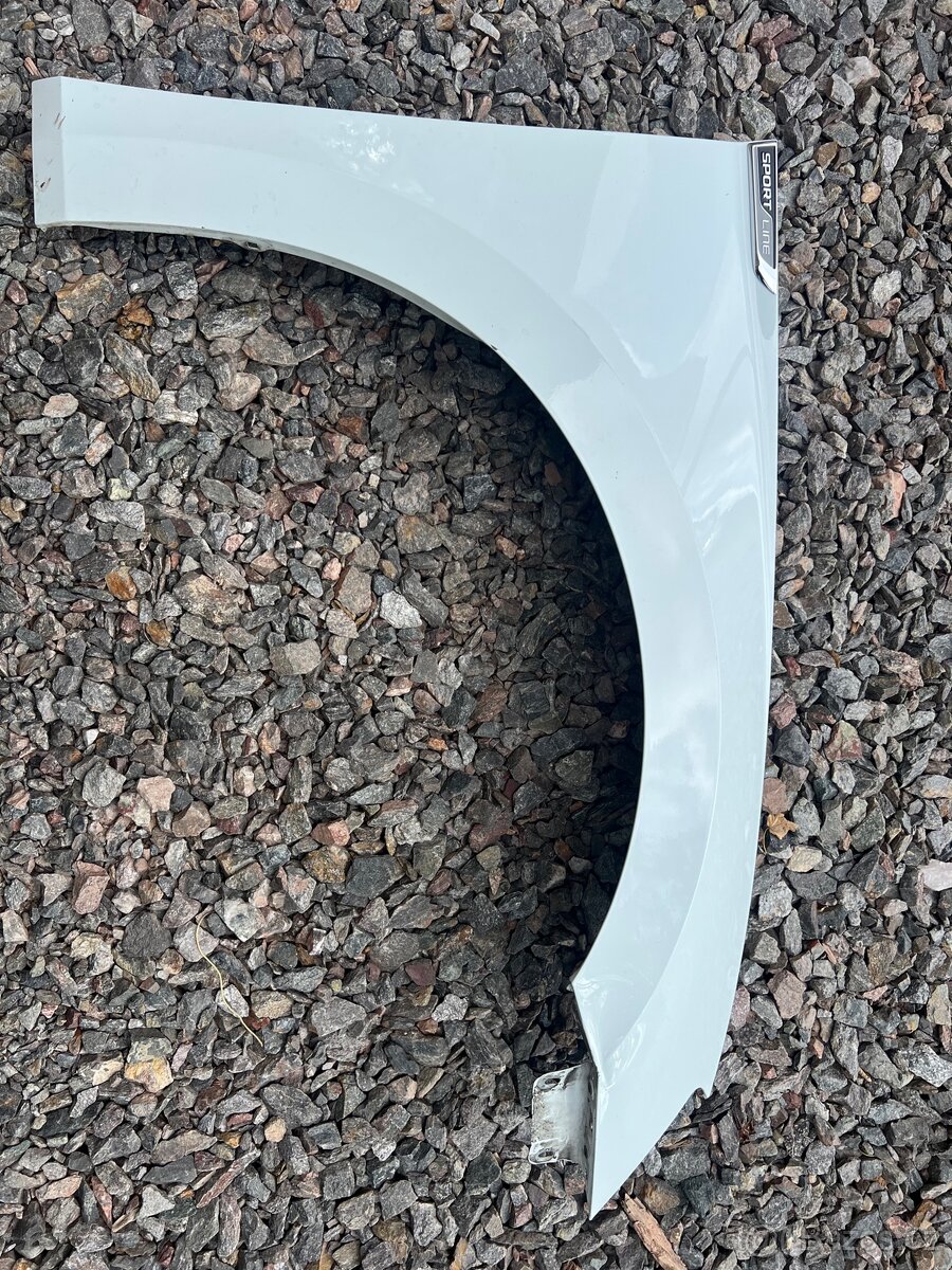 Blatník superb 3 sport line   lf9fj3j3