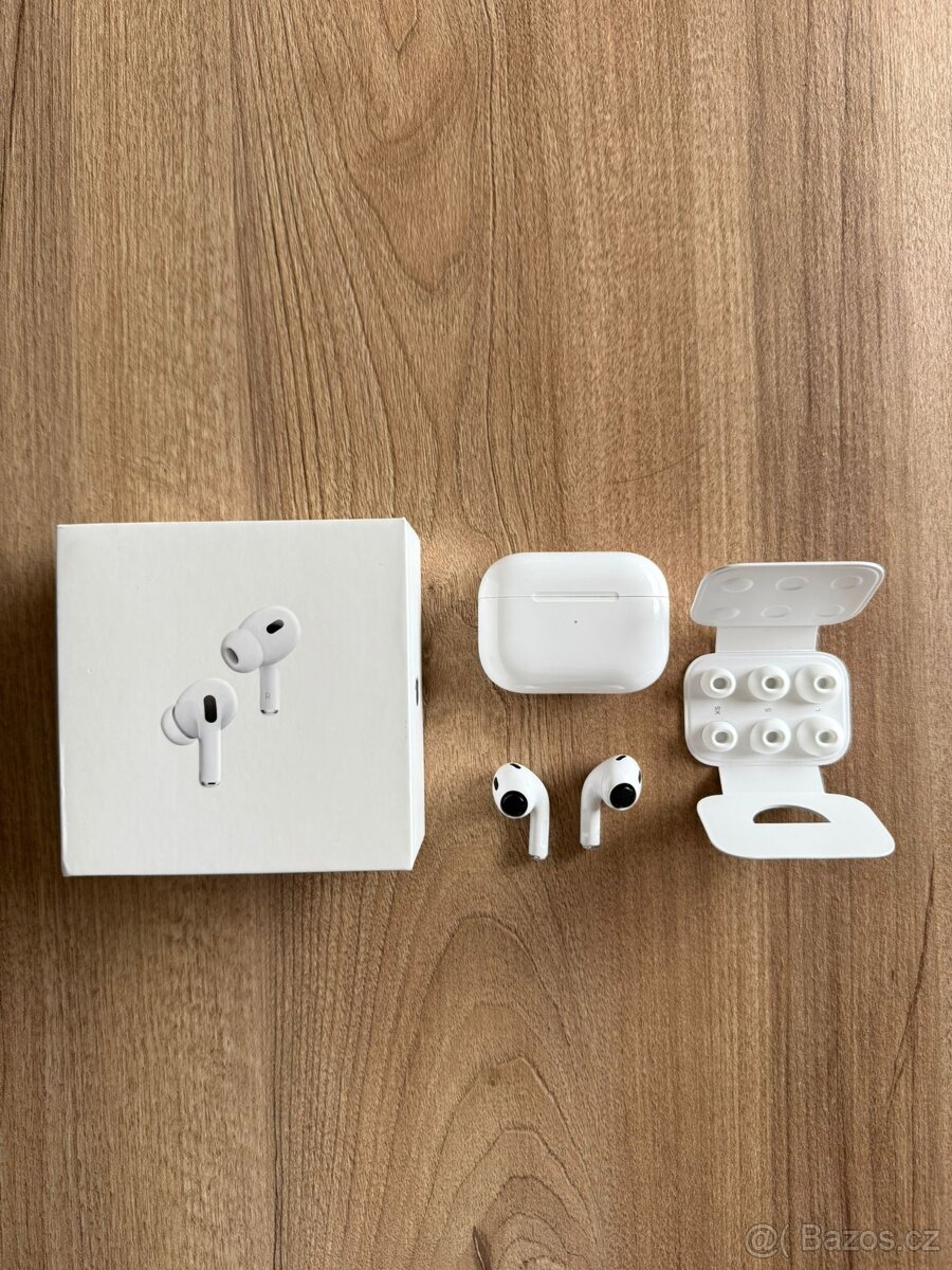Apple AirPods Pro (2. generace) s MagSafe pouzdrem
