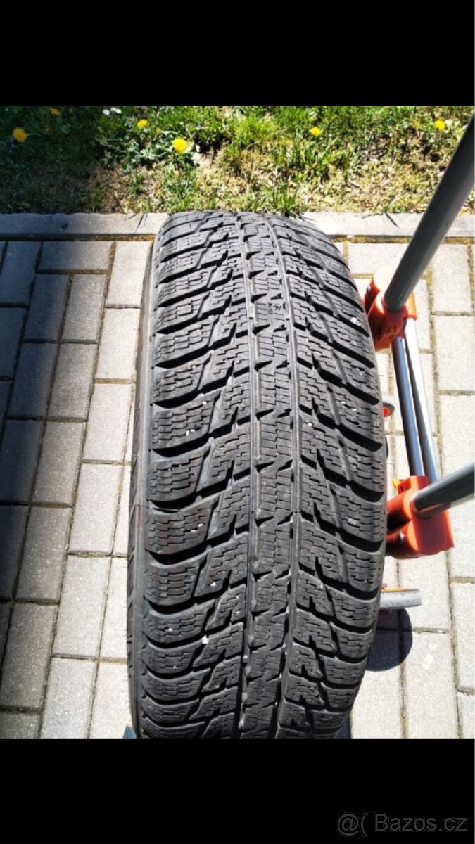 Prodám kompletní 4 zimní kola na ASX 215/70/16