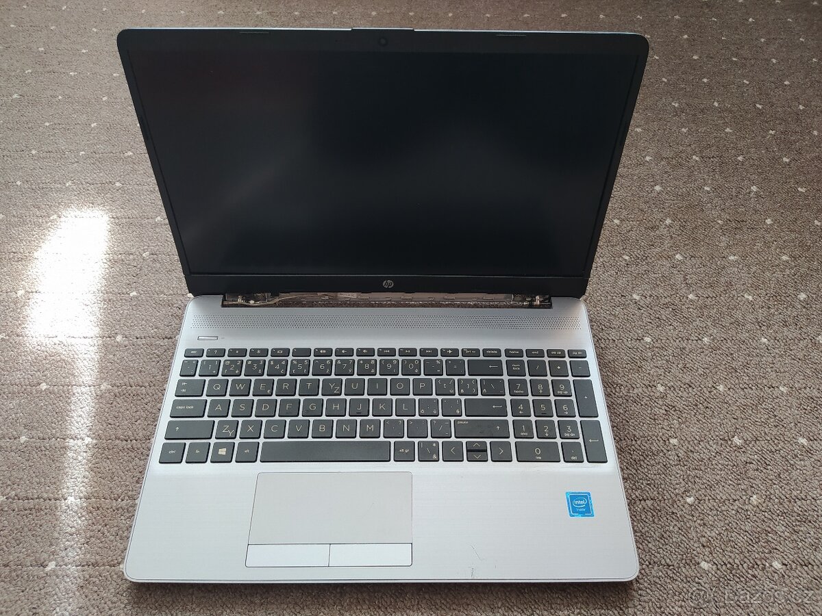 Notebook - HP 250 G8 (59U06EA#BCM) stříbrný