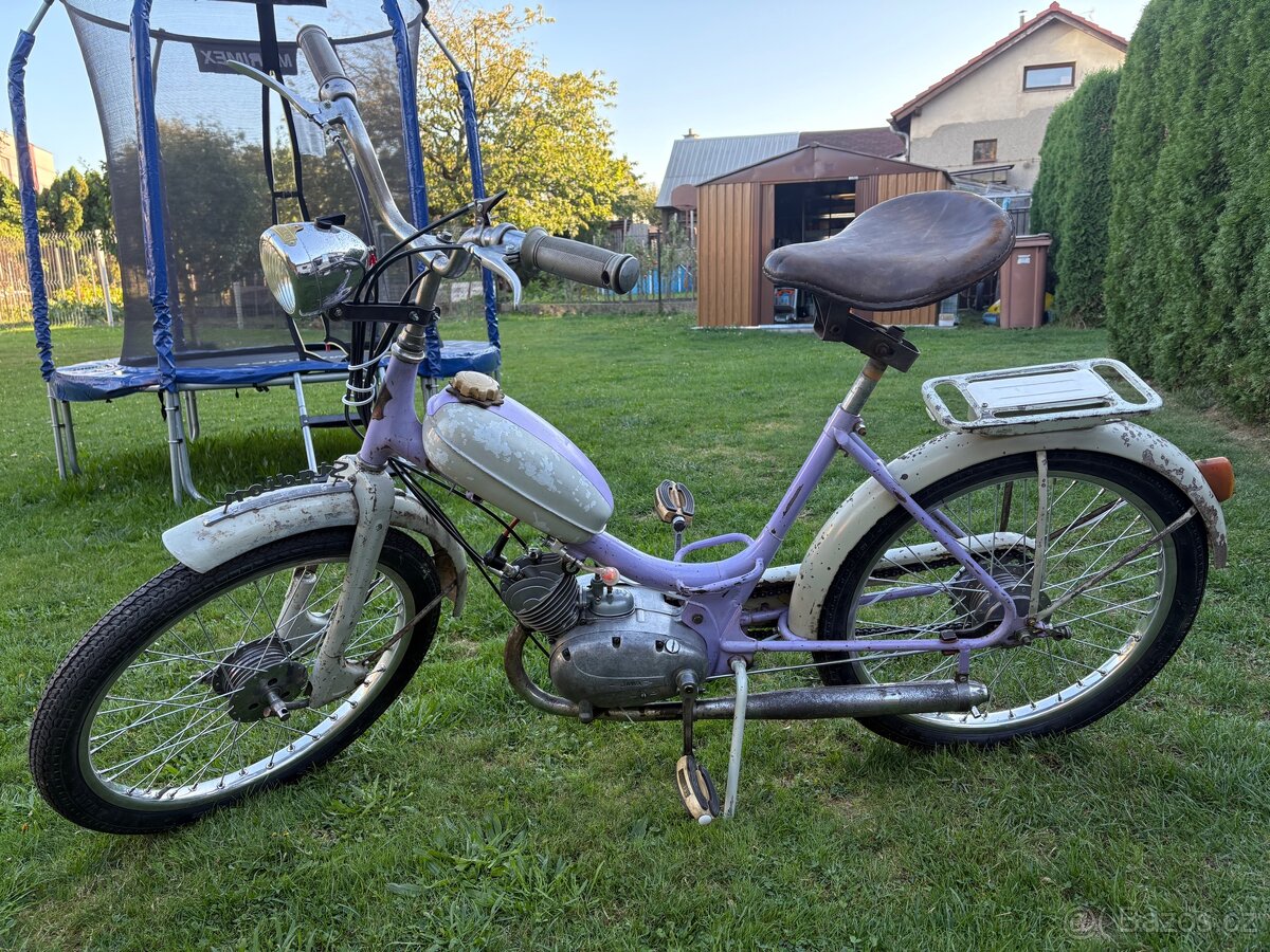 Raritní fialový stadion s11.