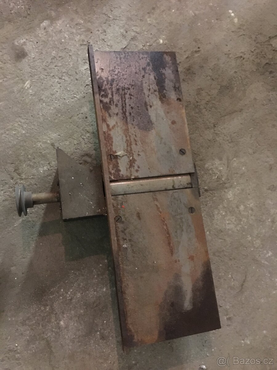 Stůl na hoblovku bez motoru