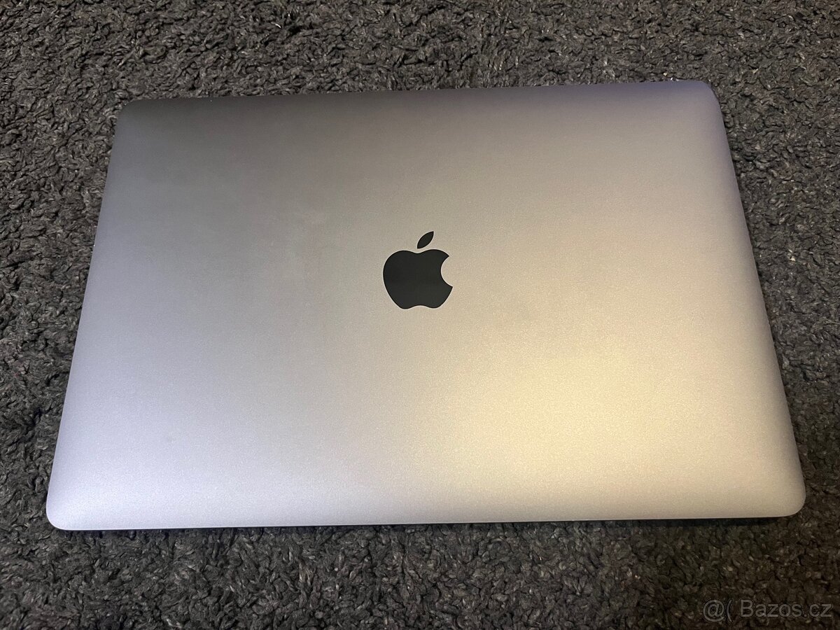 13 Macbook Pro 2019 s Touchbarem, i5