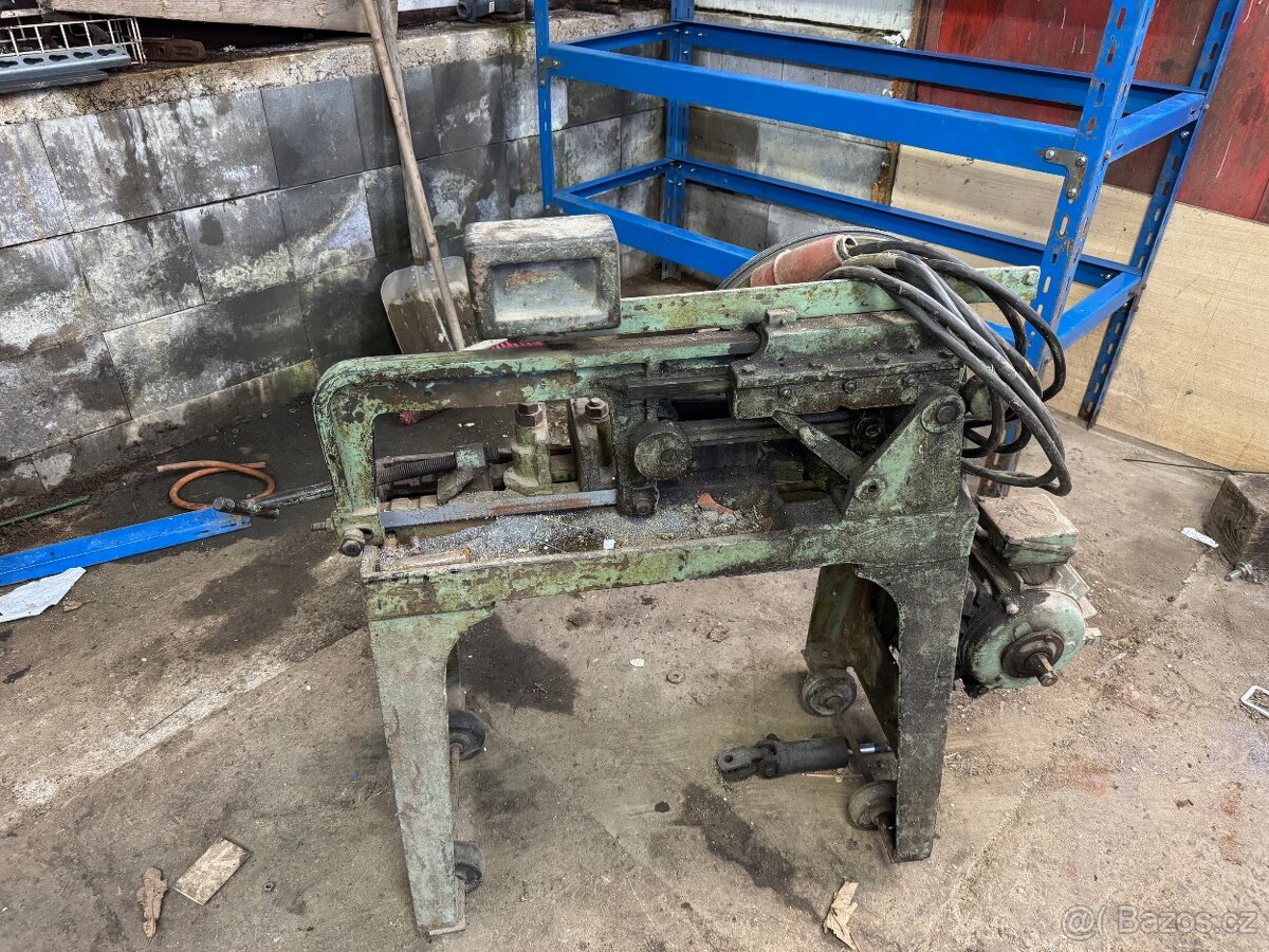 Strojní pila na kov