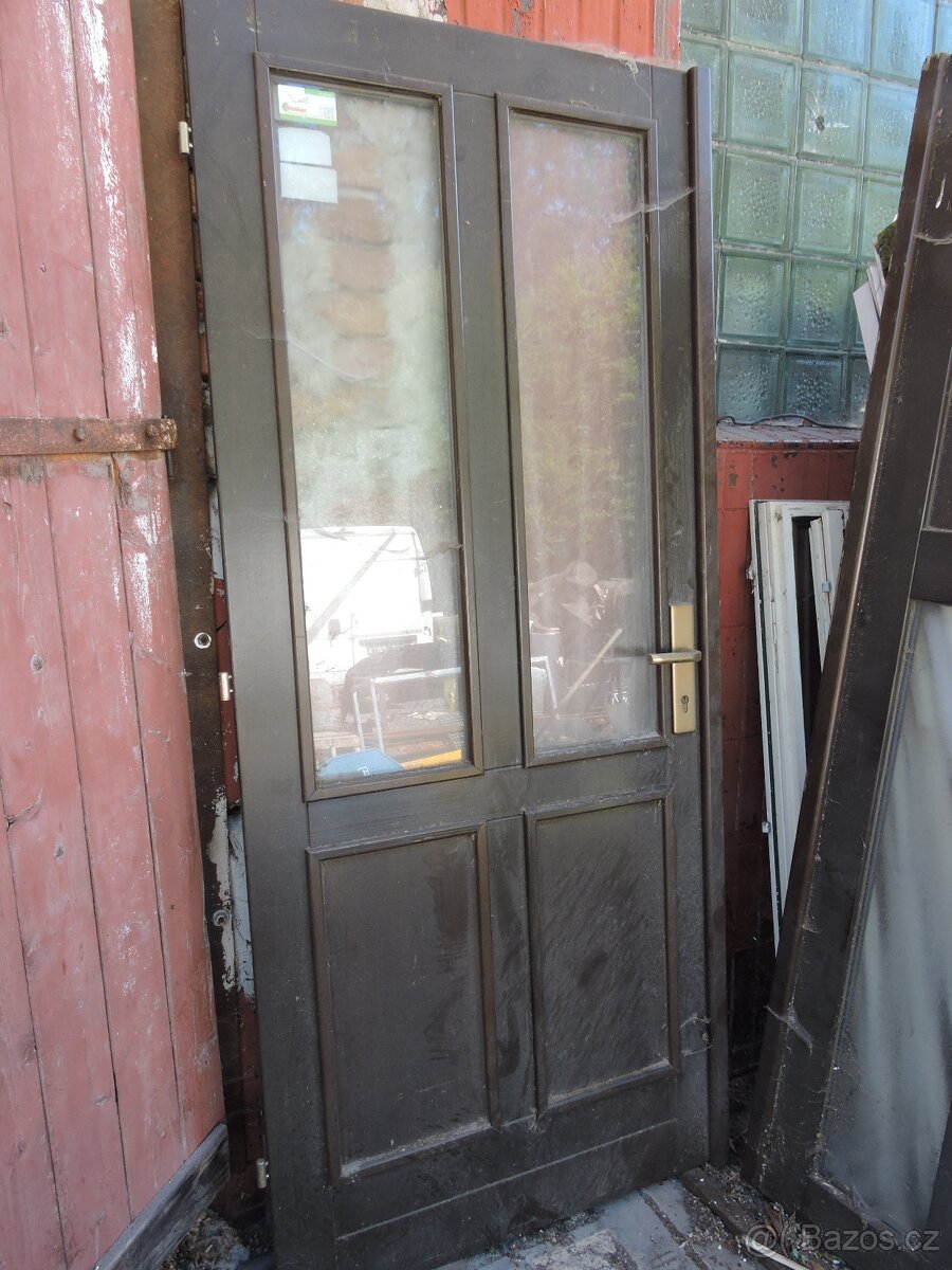 Vchodové dveře dřevěné 90