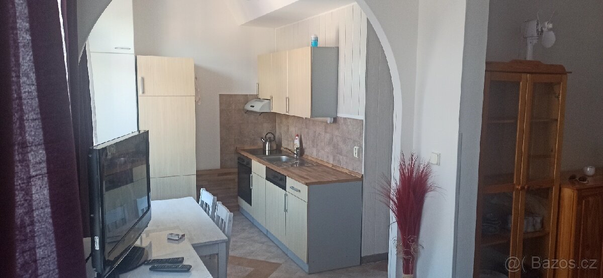 REZERVACE Prodám byt 1+1 Karlovy Vary, Vítězná (RK nevolat)