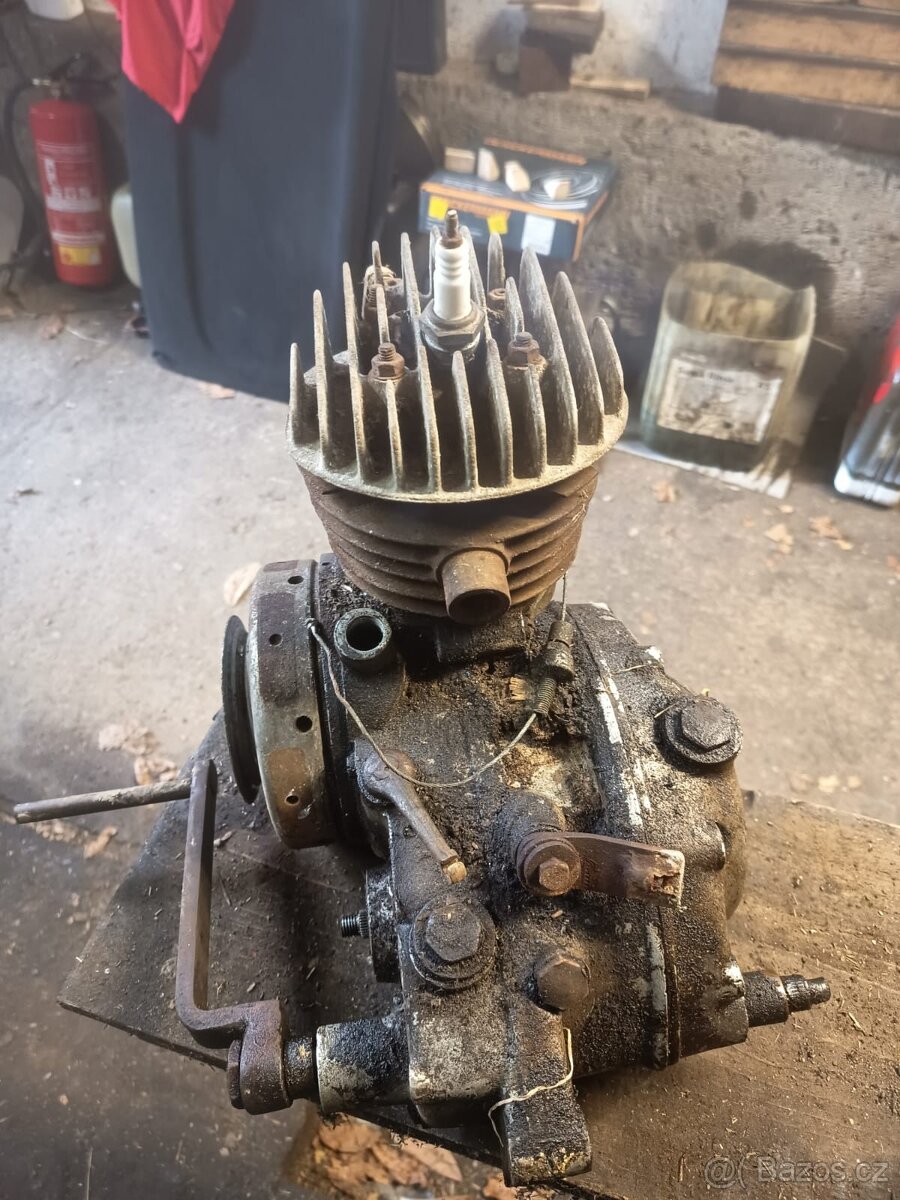 Motor ČZ 98