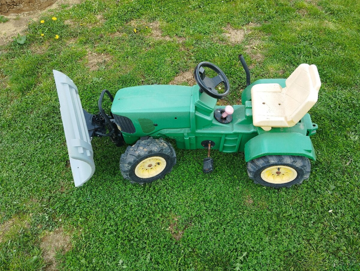 Šlapací traktor John Deere