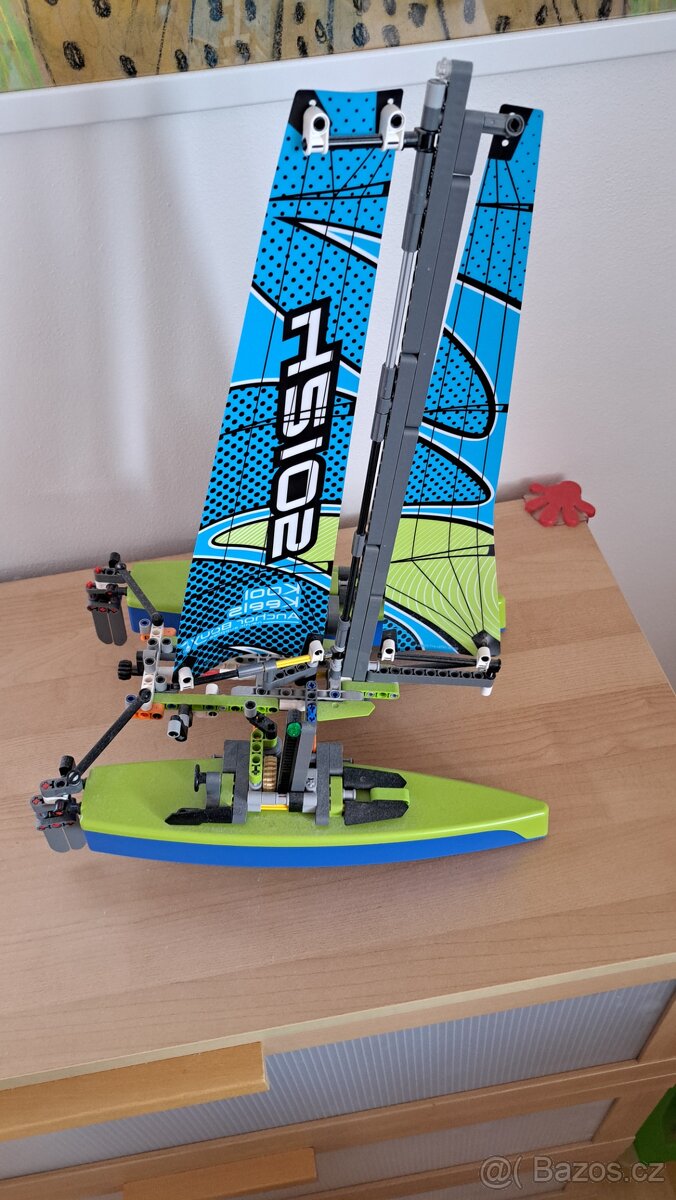 LEGO Technic 42105 Katamarán