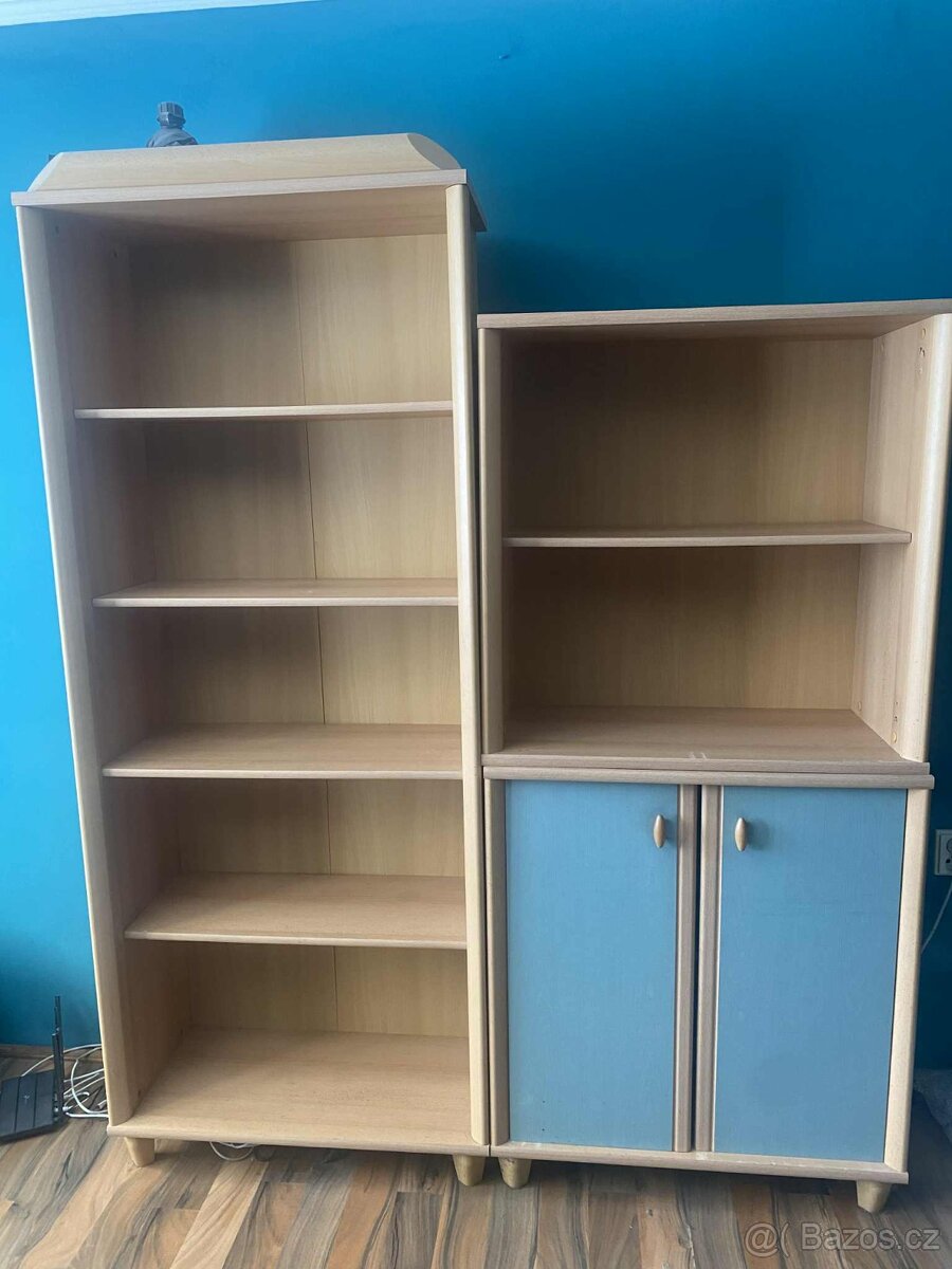 Set skříněk a psacích stolů