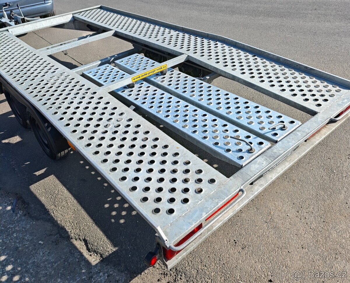 Přepravník aut Taurus 2.7t