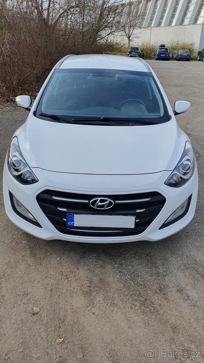 Hyundai i30 kombi, 1.6 benzín (88kW), 2015, 115 000 km