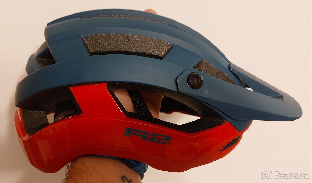 Ciklistická helma R2 CROSS ATH32C