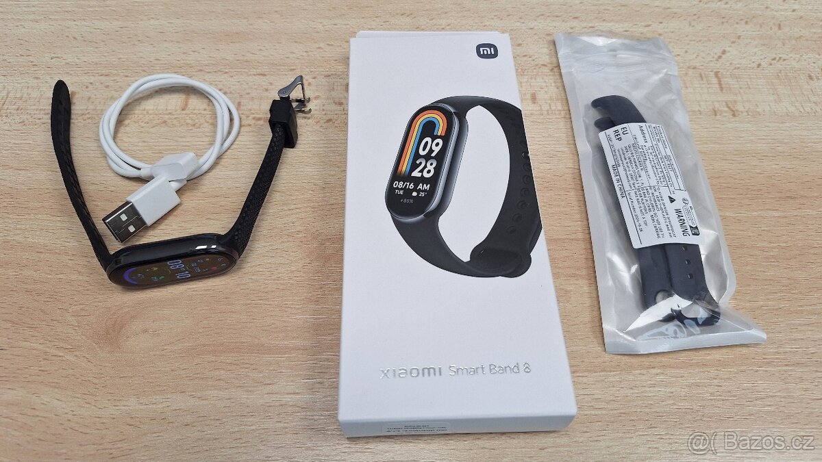 Prodám náramek Xiaomi Mi Band 8 v záruce + řemínky