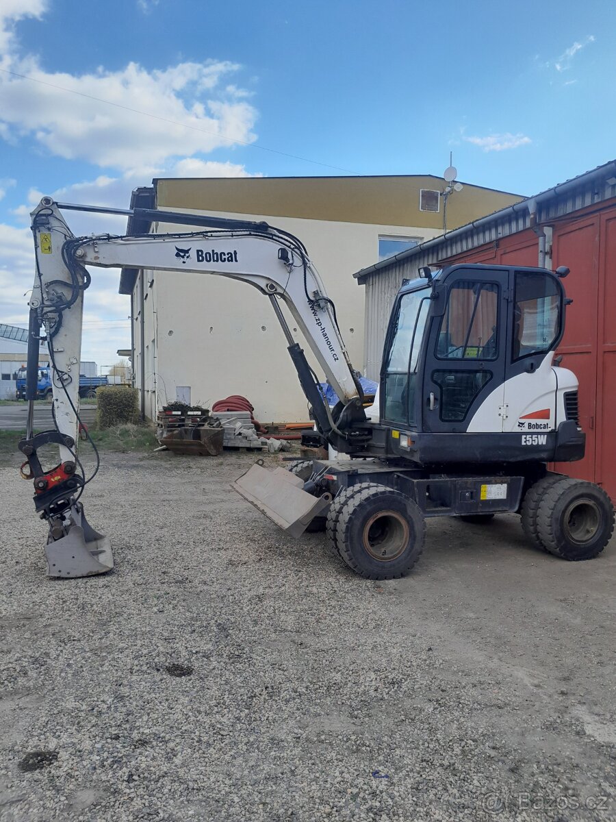 Kolové rypadlo BOBCAT E55W