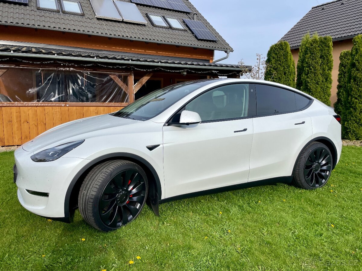 Tesla model Y Performance