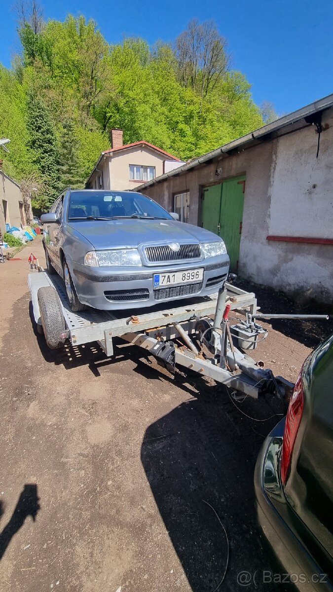 Půjčím podvalník, vlek na auta