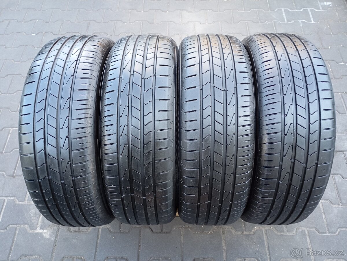 215/65/17 zánovní letní pneu hankook