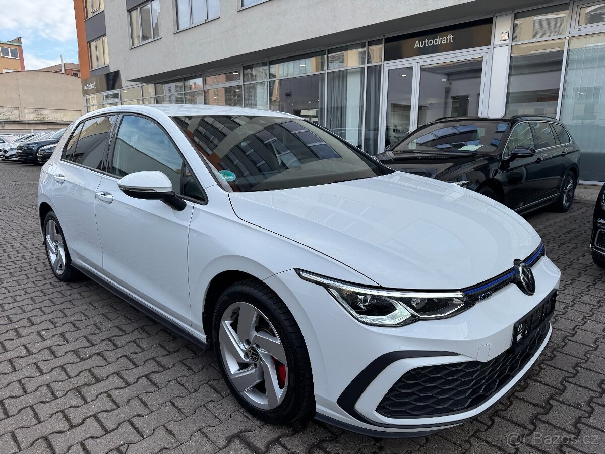 VW Golf 8 GTE Hatchback 1.4eTSI eHybrid 180kW - Zálohováno