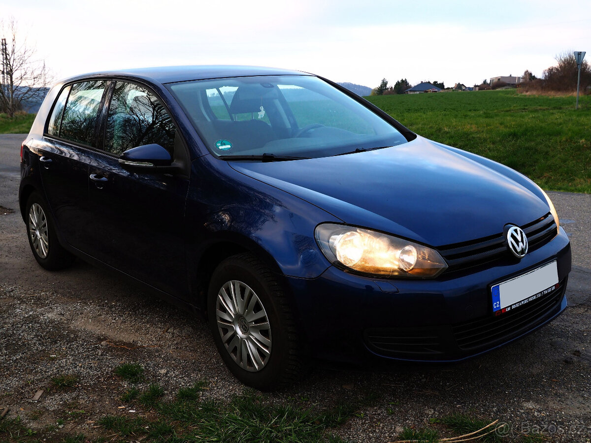 VW Golf 6 ▪ 1.6 75 kW ▪ Climatronic ▪ výhřev ▪ 2 sady kol ▪