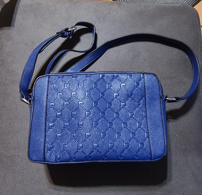 Krásná nová crossbody kabelka