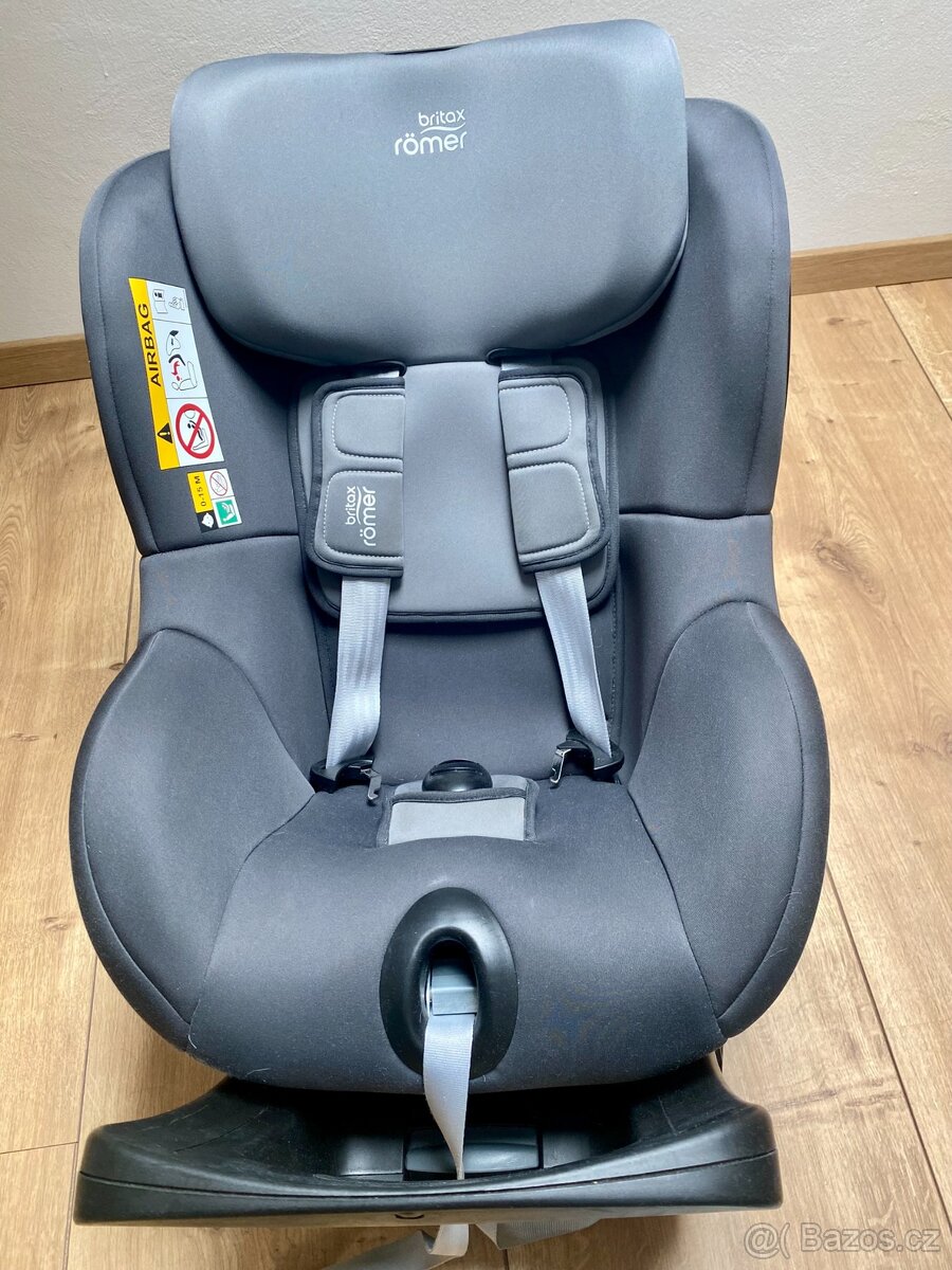 Dětská autosedačka Römer Dualfix Plus 2023 Midnight Grey