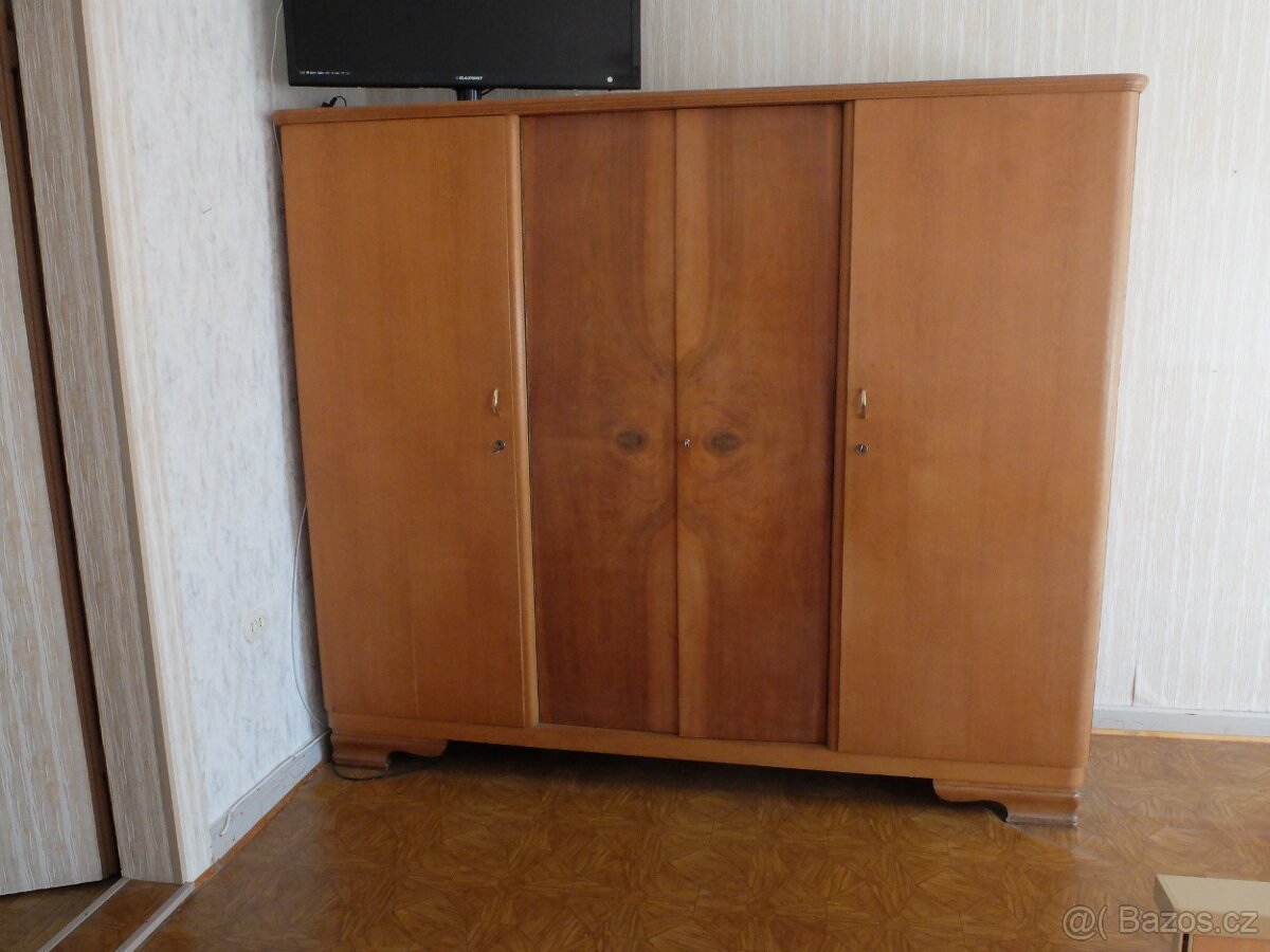 Starožitná skříň velká 30.léta 220x188x62cm