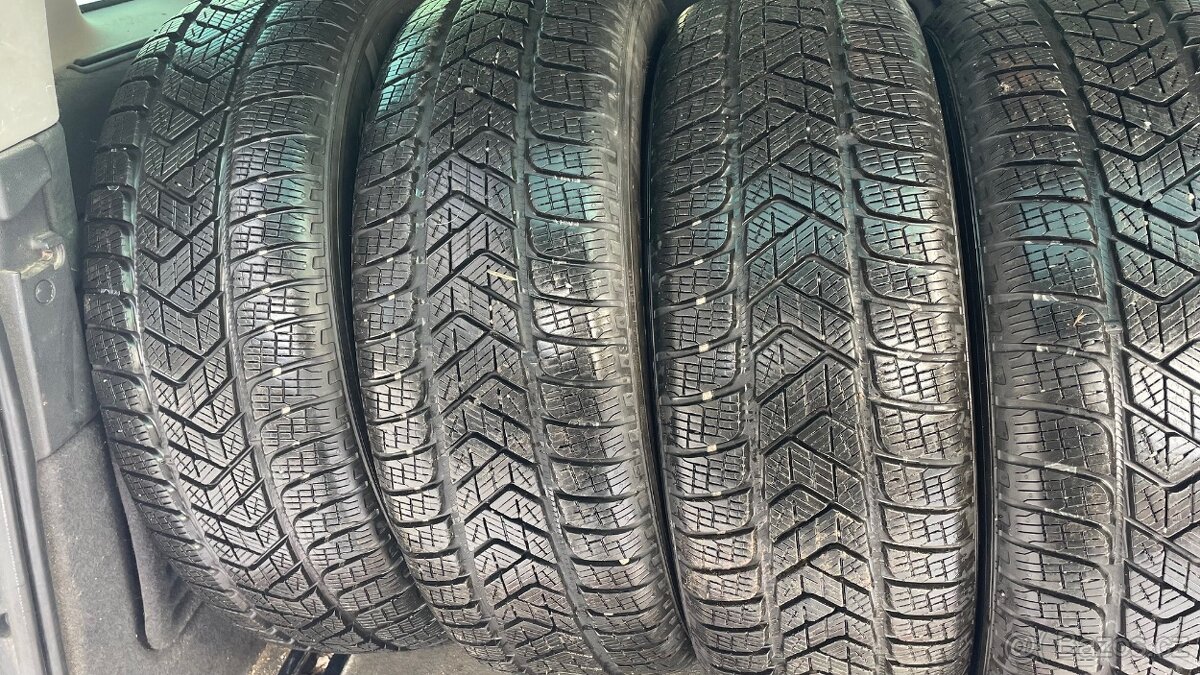 Zimní pneu Pirelli Scorpion Winter 215 65 17 , 99H ,