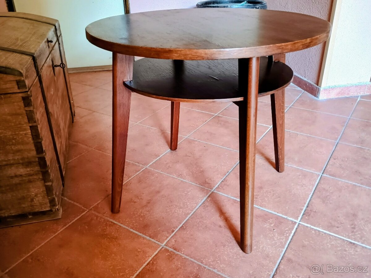starý stolek art deco Brusel