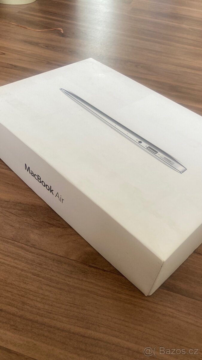 Levné Apple MacBooky