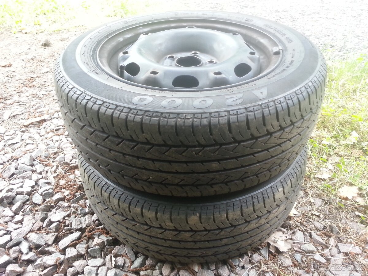 Škoda Fábia - orig. 2 ráfky včetně letních pneu 185 60 r14