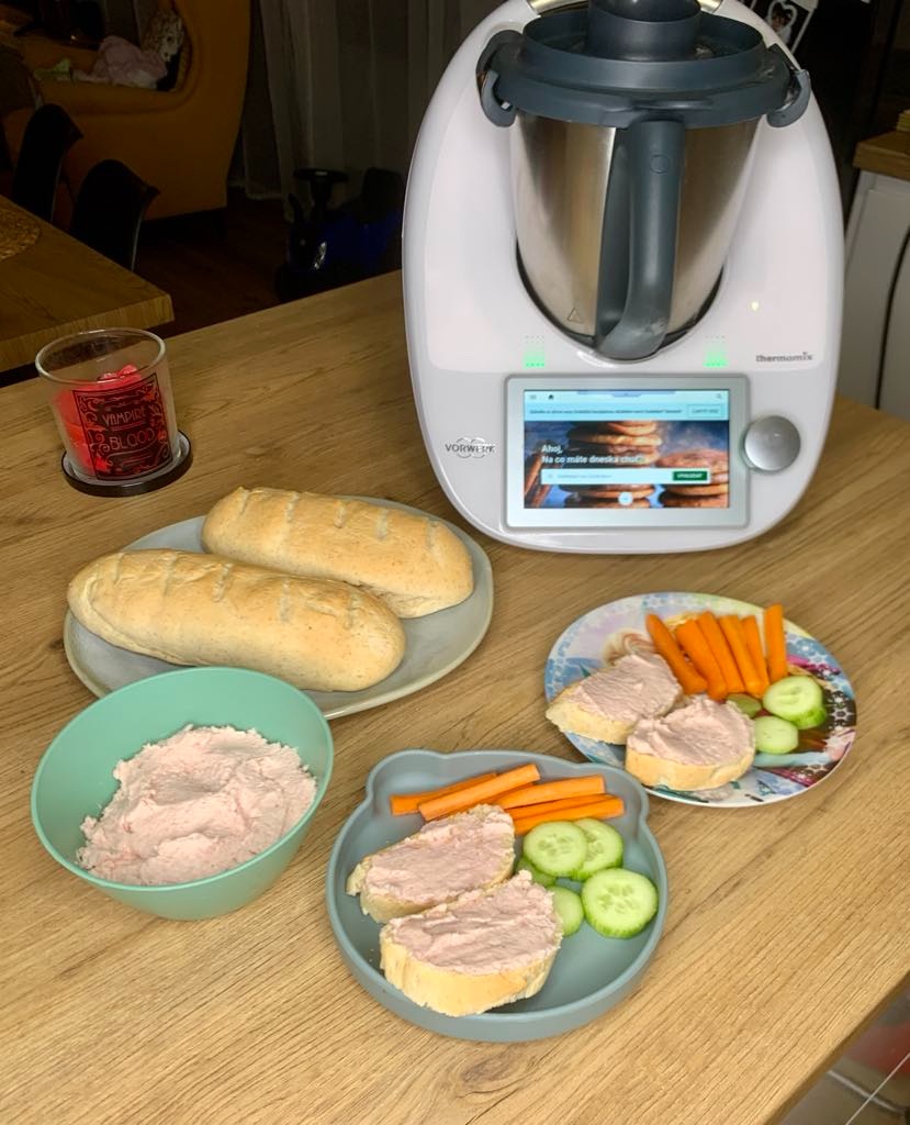 Thermomix TM6 - (V ZÁRUCE, POUŽÍVANÝ 4 MĚSÍCE)