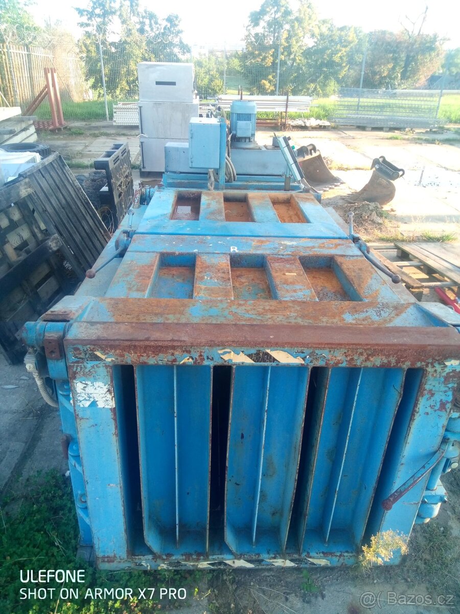 Hydraulický lis na papír PERSONA