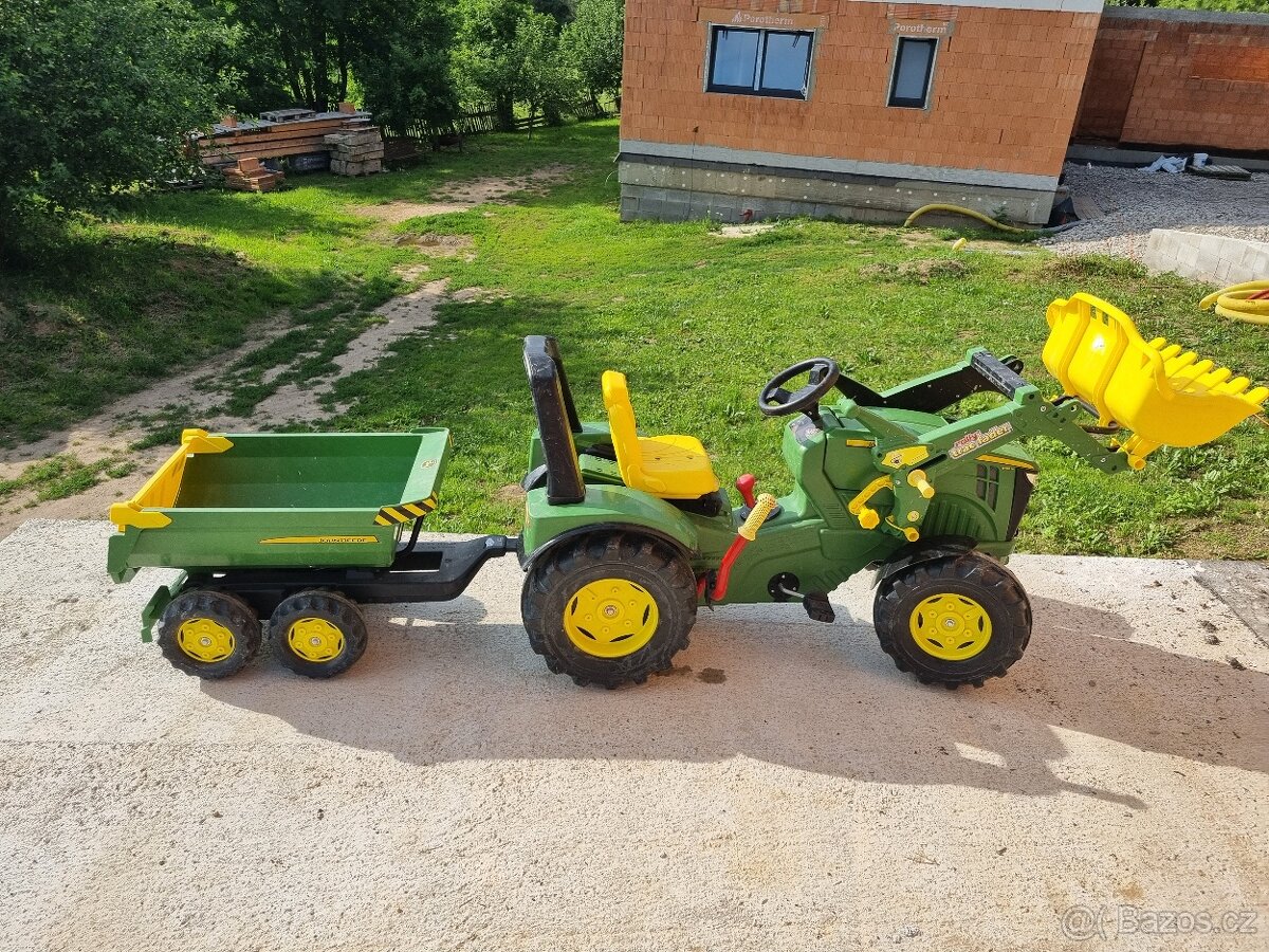 Dětský šlapací traktůrek John Deere