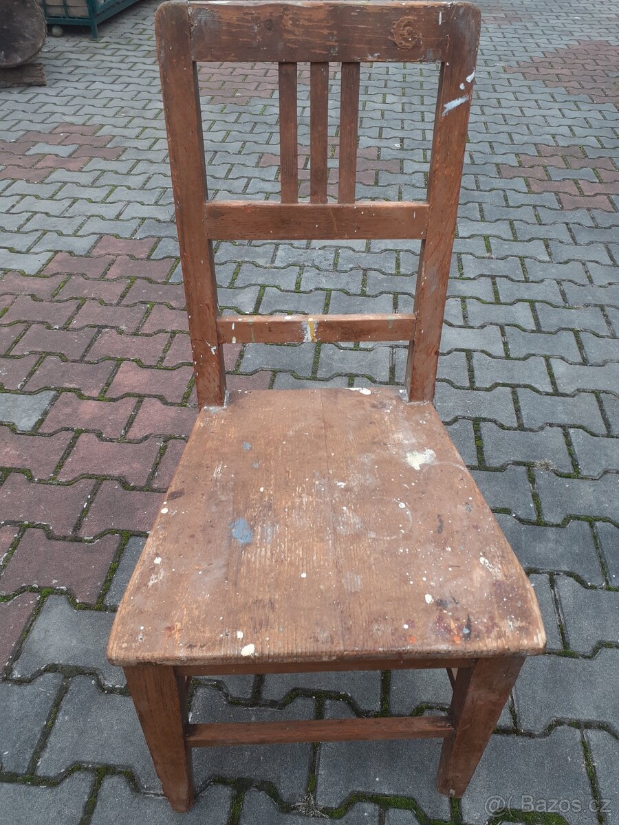 Dřevěná židle
